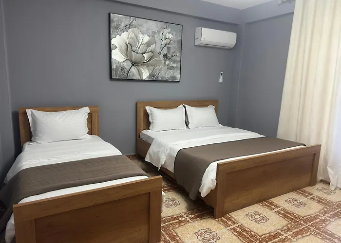 Twinstay * Μπεράτ